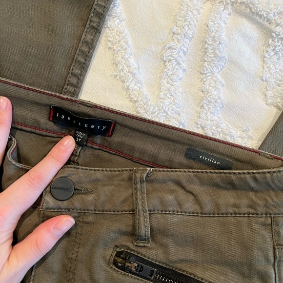 Sanctuary Jeans Civilian Cut in Olive - Picture 5 of 6